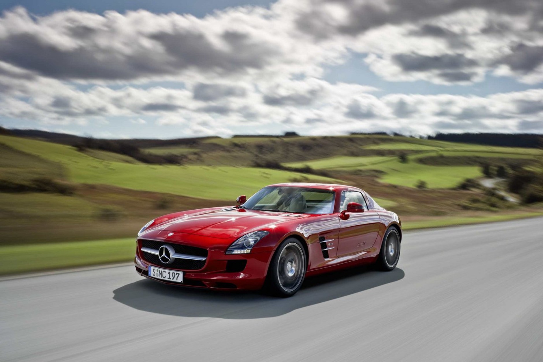 Mercedes SLS AMG Gullwing - Powrót legendy