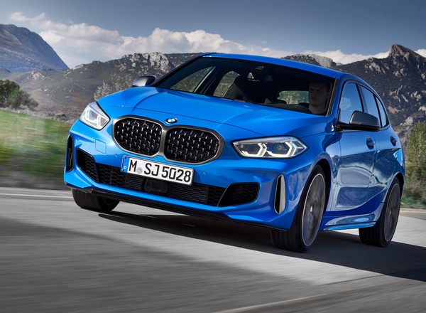 Nowe BMW serii 1 - duże "nerki" i napęd na... przód