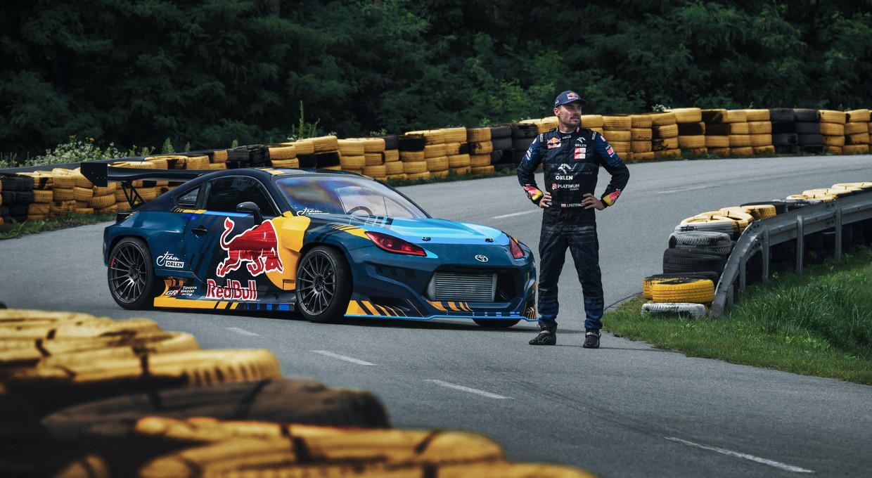 Kuba Przygoński ma nowy samochód do driftu. Jest pierwszy w Europie