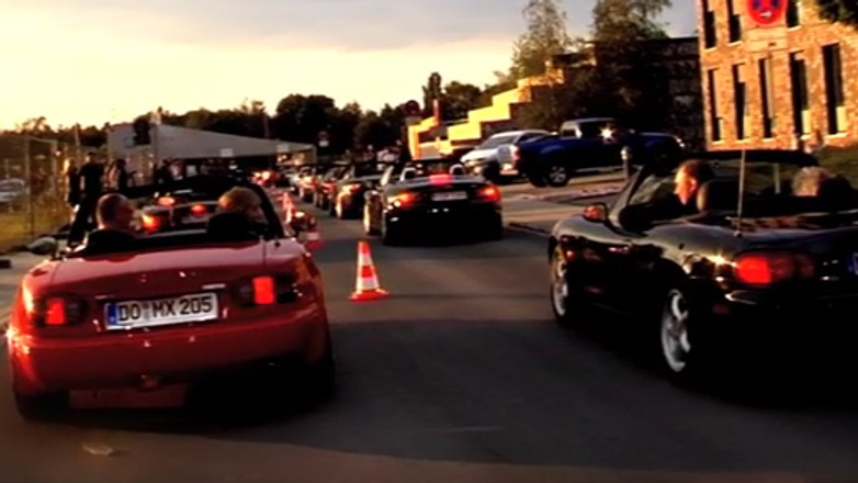 Uczestnicy zlotu Mazdy MX-5 pobili Rekord Guinessa!