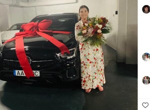 Cristiano Ronaldo podarował mamie Mercedesa