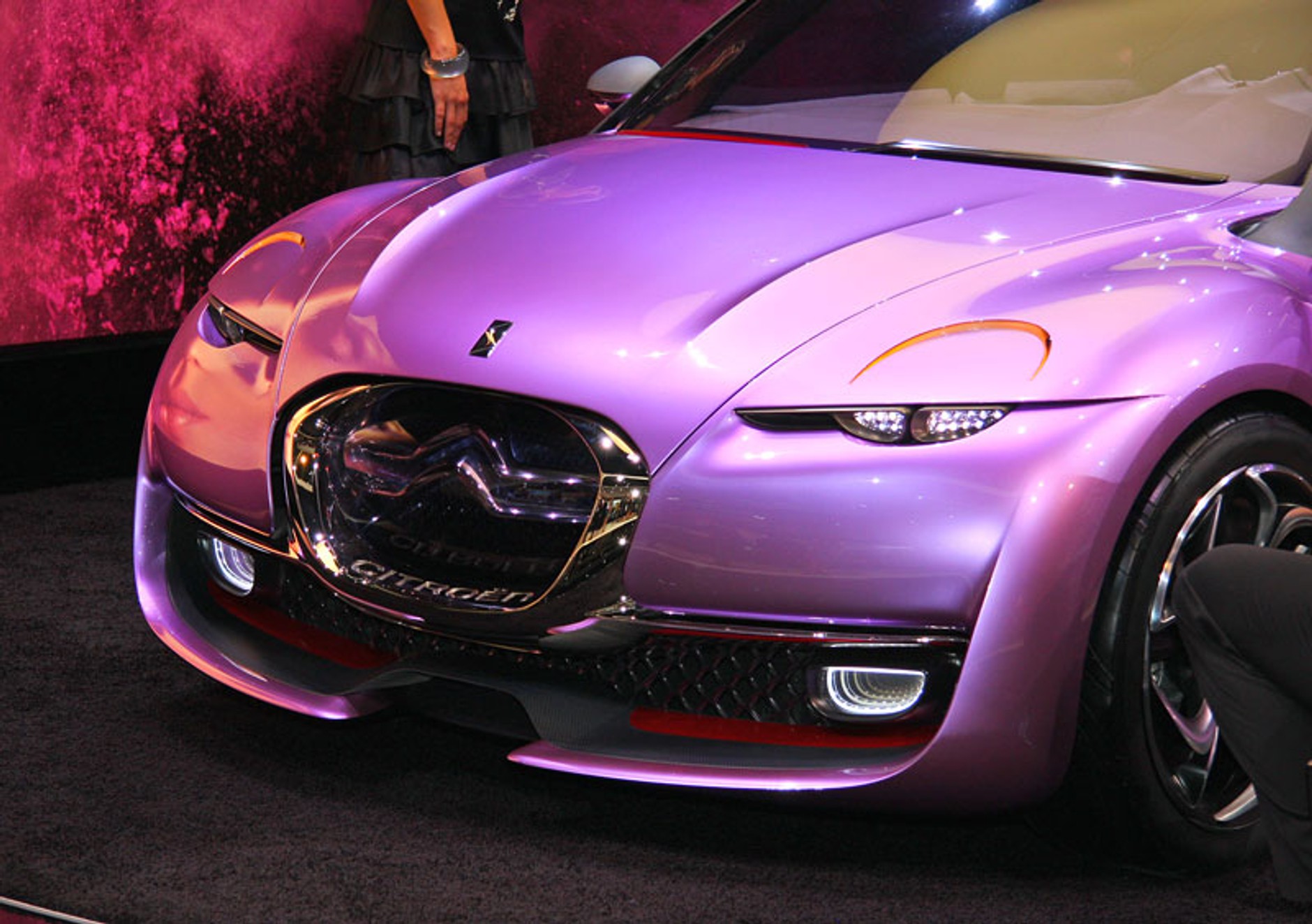 IAA Frankfurt 2009: prototyp Citroën REVOLTE - szczególnie dla pań... (fotogaleria)