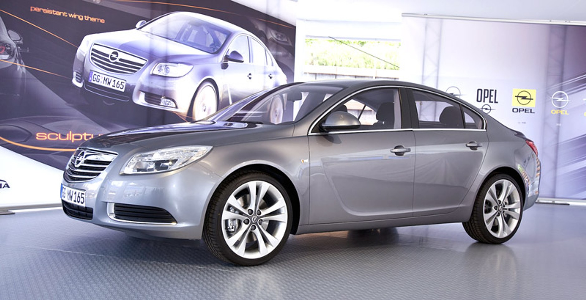 Opel Insignia: pierwsza statyczna prezentacja