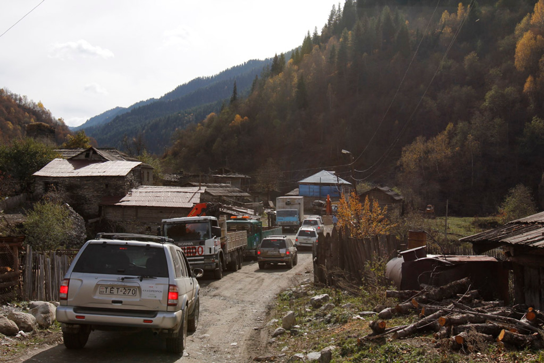 Auto Świat 4x4 Expedition: toast za Gruzję