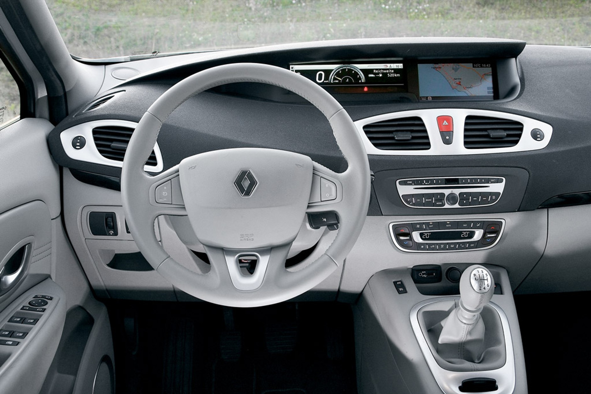 Renault Grand Scenic 1.9 dCi na dystansie 100 tys. km: naprawdę twarda sztuka