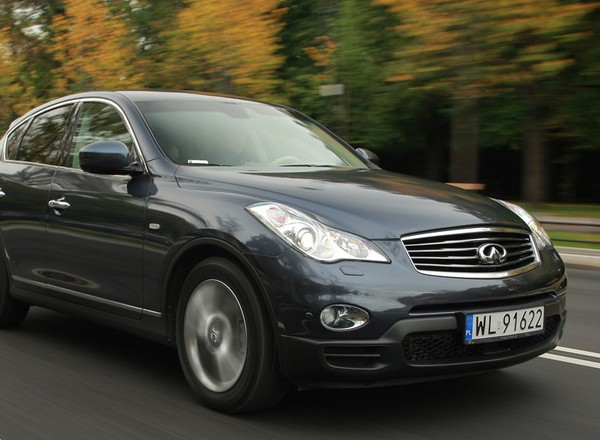 Infiniti EX 30D: SUV z dieslem pod maską