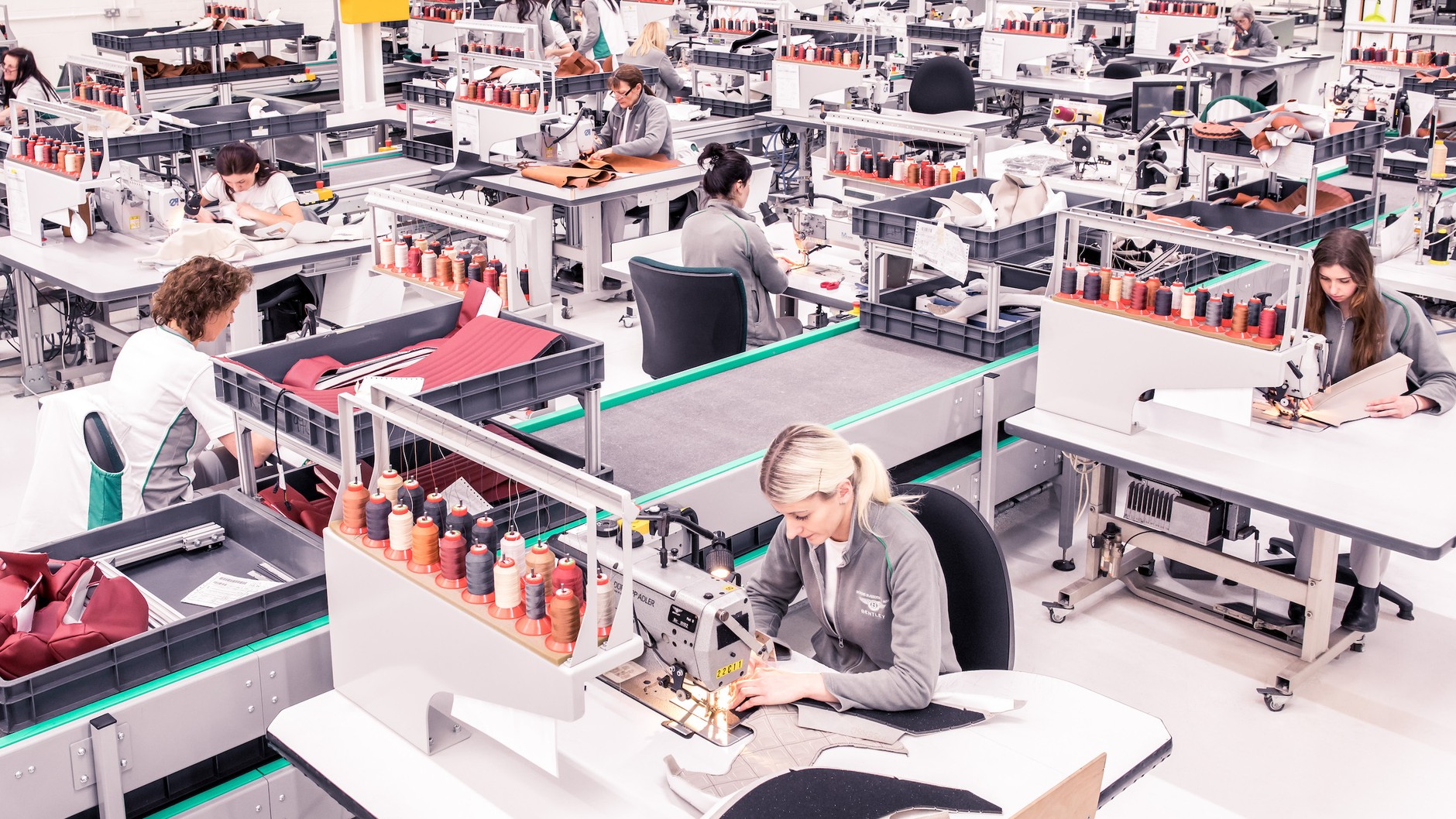 Fabryka Bentleya w Crewe – obróbka skóry, produkcja tapicerki