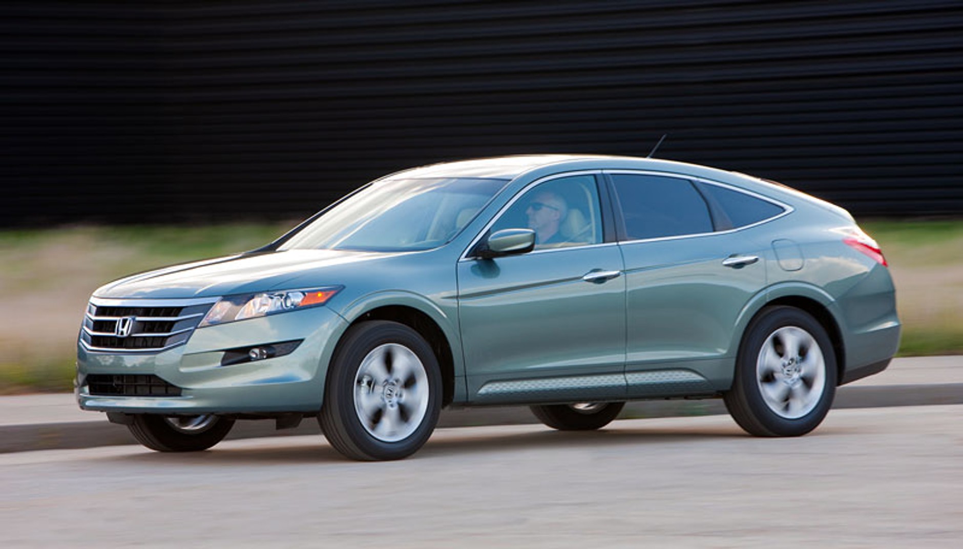 Honda Accord Crosstour: kolejny mikst liftbacka, coupé i SUV-a