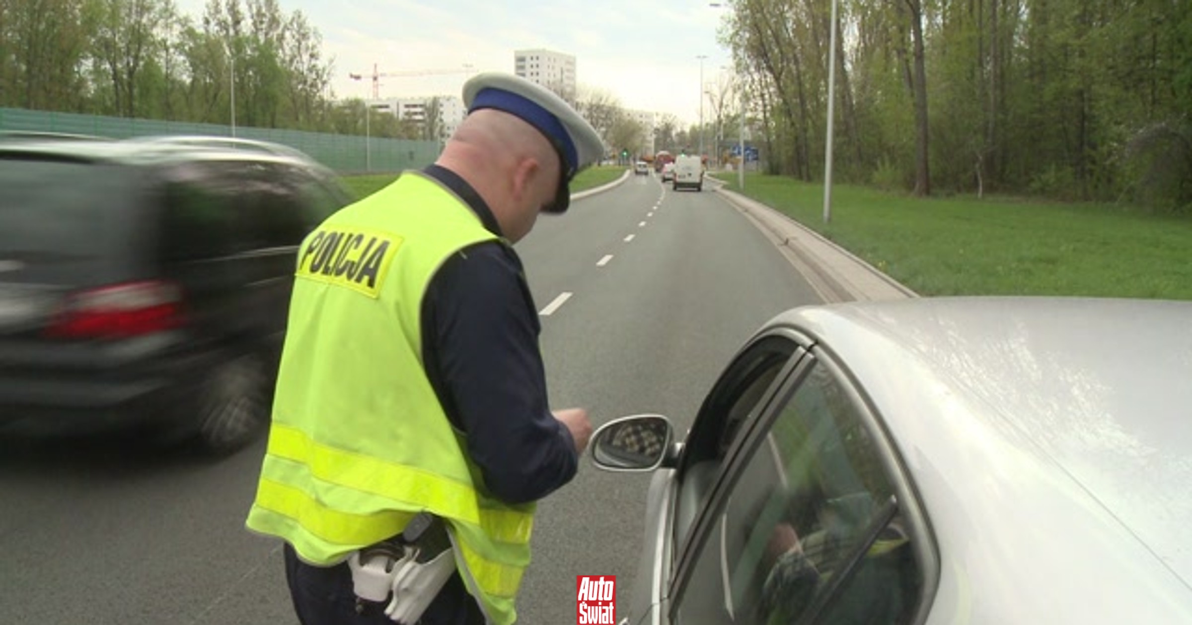 W tej sytuacji nie przyjmuj mandatu! Tak ocalisz swoje prawo jazdy. Politycy przeoczyli to przypadkiem czy specjalnie?