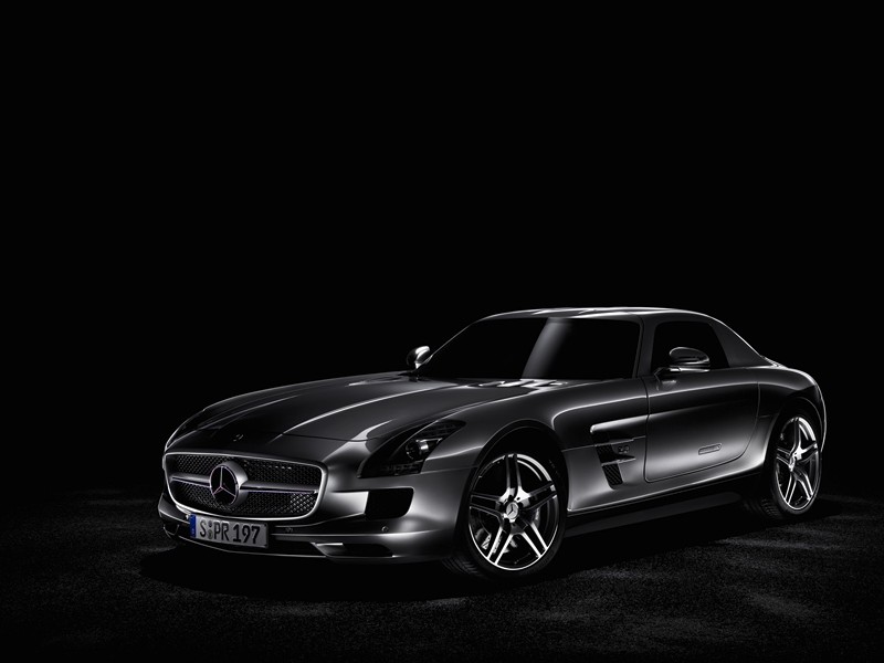 Mercedes SLS AMG w całej okazałaości