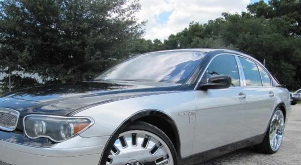 BMW 745i - o kurcze, czy właściciel zażył rano tabletki?