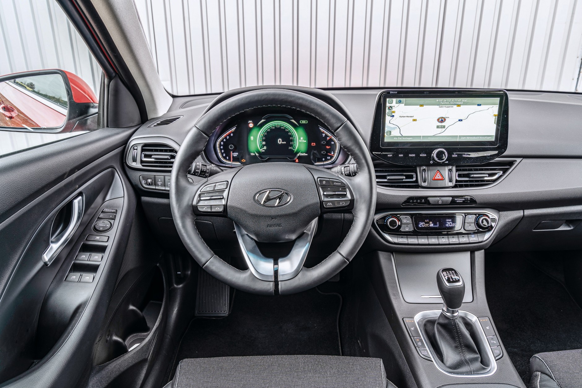 Hyundai i30 1.5 T-GDI iMT - kokpit