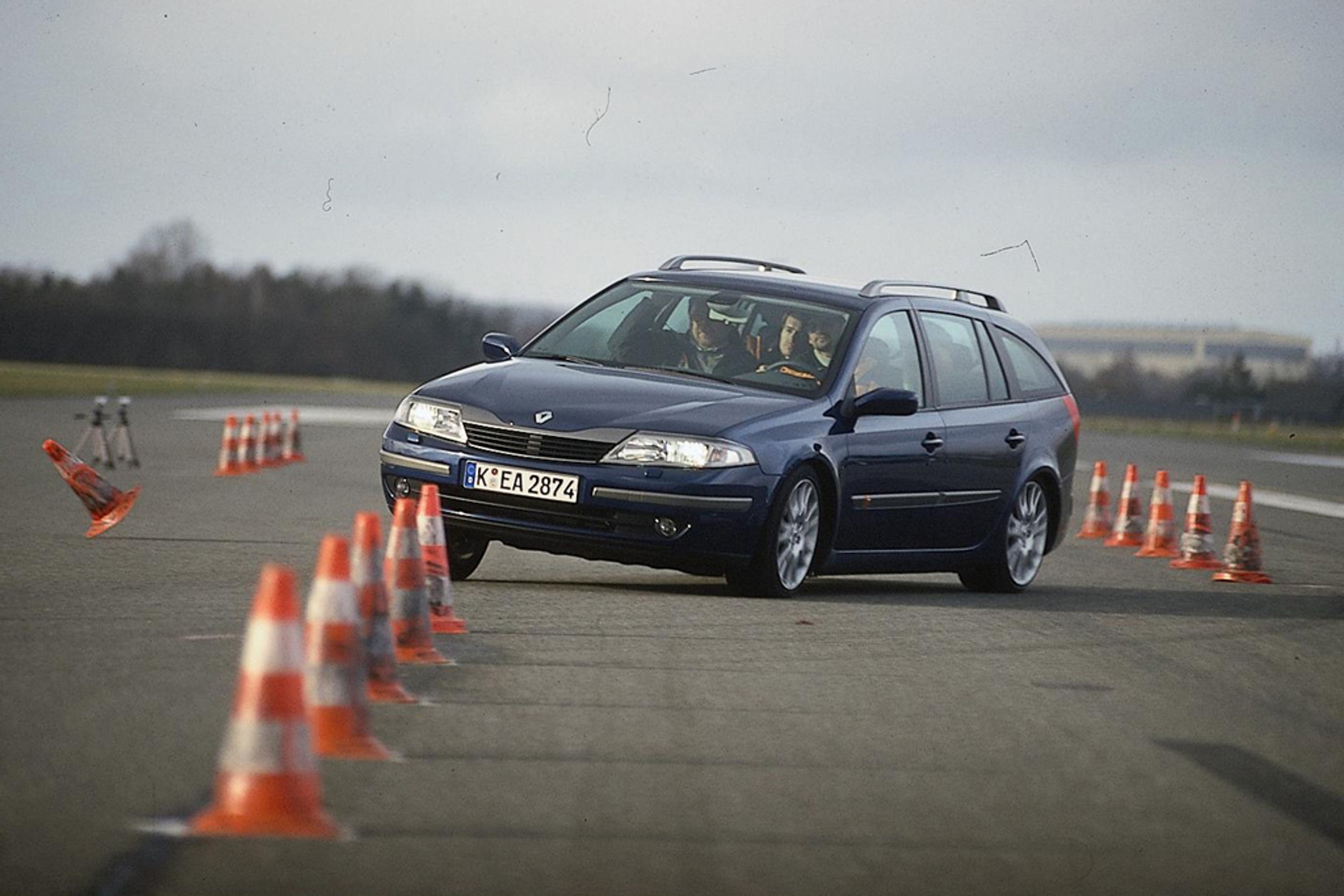 Porównanie: Ford Mondeo 2.0 TDCi kontra Renault Laguna 1.9 dci, Volkswagen Passat 1.9 TDI - Nie ma faworytów