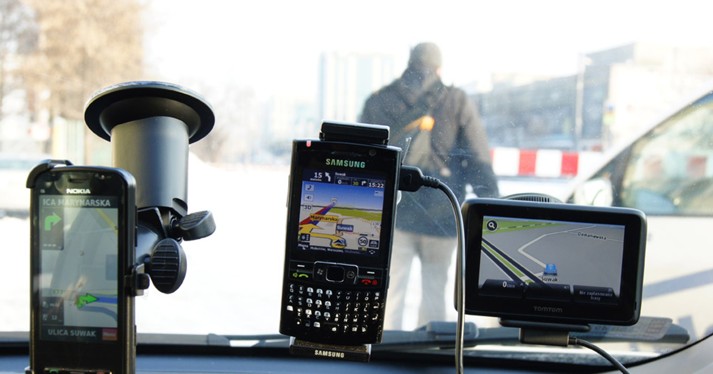 Nawigacja w telefonie? Sprawdziliśmy, która jest najlepsza