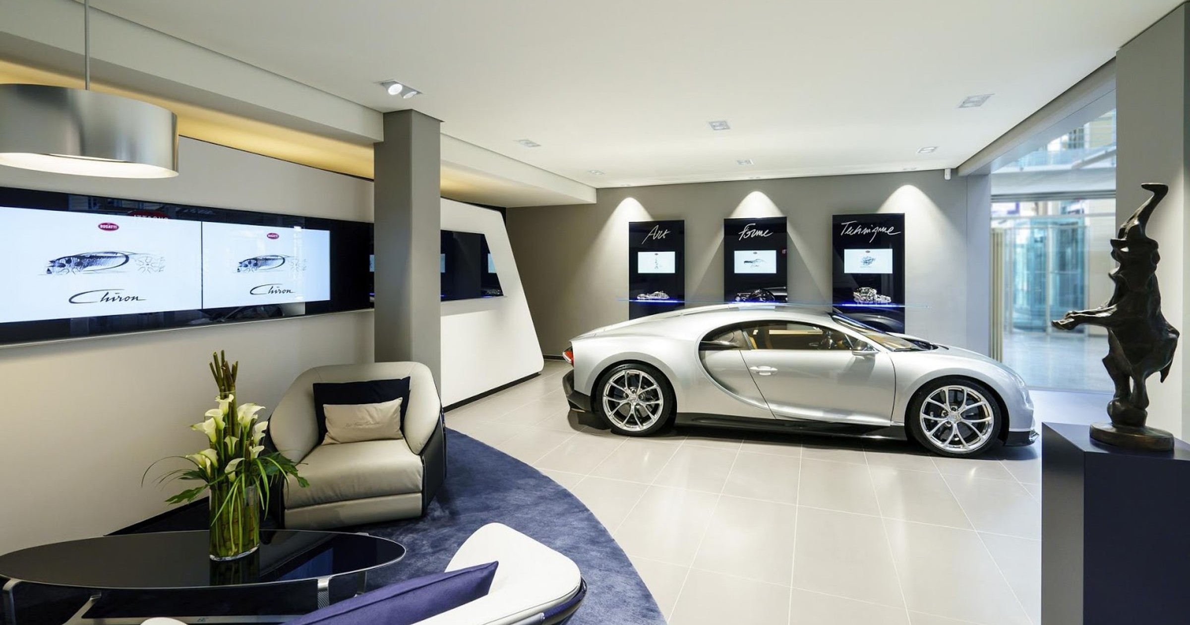 Bugatti wprowadza nowy standard w salonach