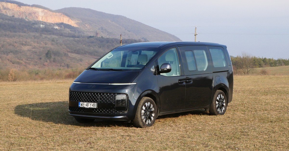 Hyundai Staria 1.6 T-GDi HEV (225 KM) Luxury