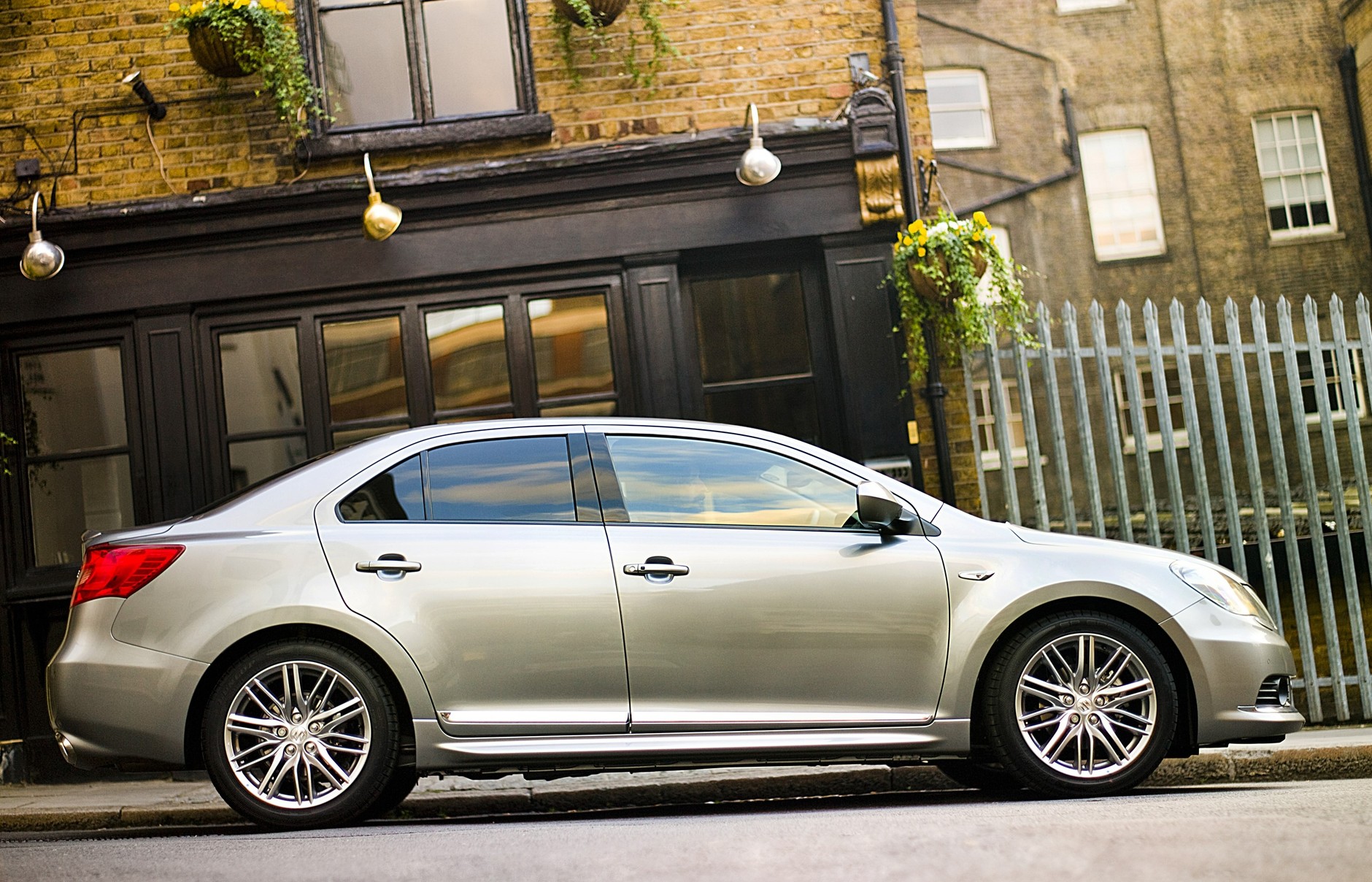 Suzuki Kizashi (seryjne)