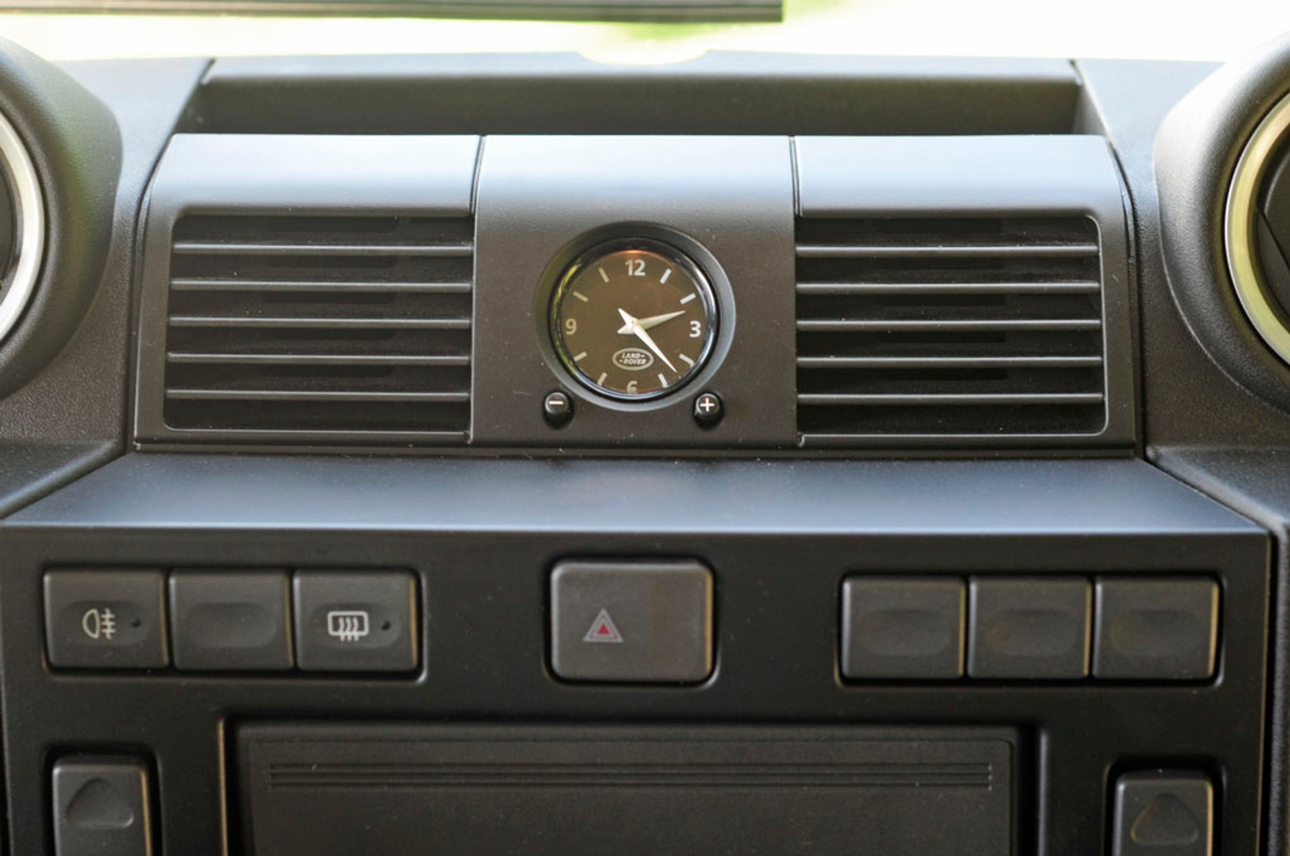 Garaż marzeń: Jaguar F-Type i Land Rover Defender - Brytyjscy łamacze serc