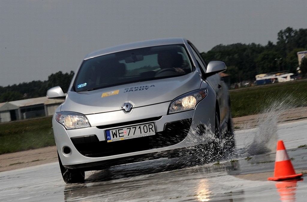 Szkoła jazdy Renault - Poczuj się jak VIP