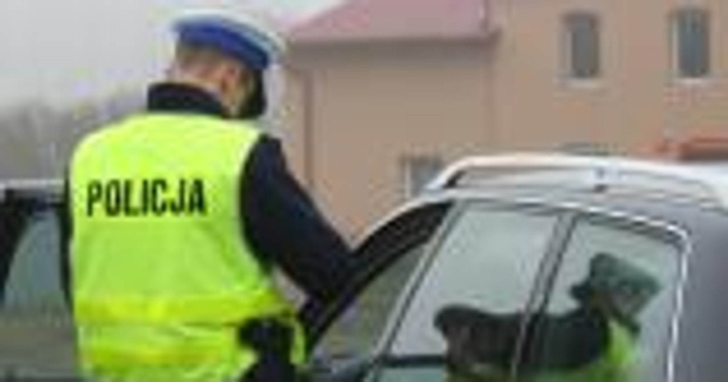 Policjanci zostali wezwani do kolizji. Była niegroźna, ale wszystko się wydało