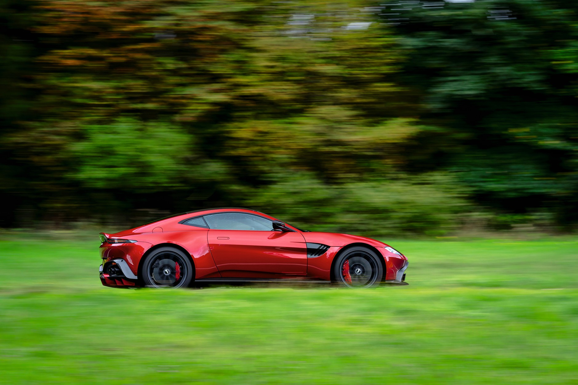 Aston Marti Vantage AMR