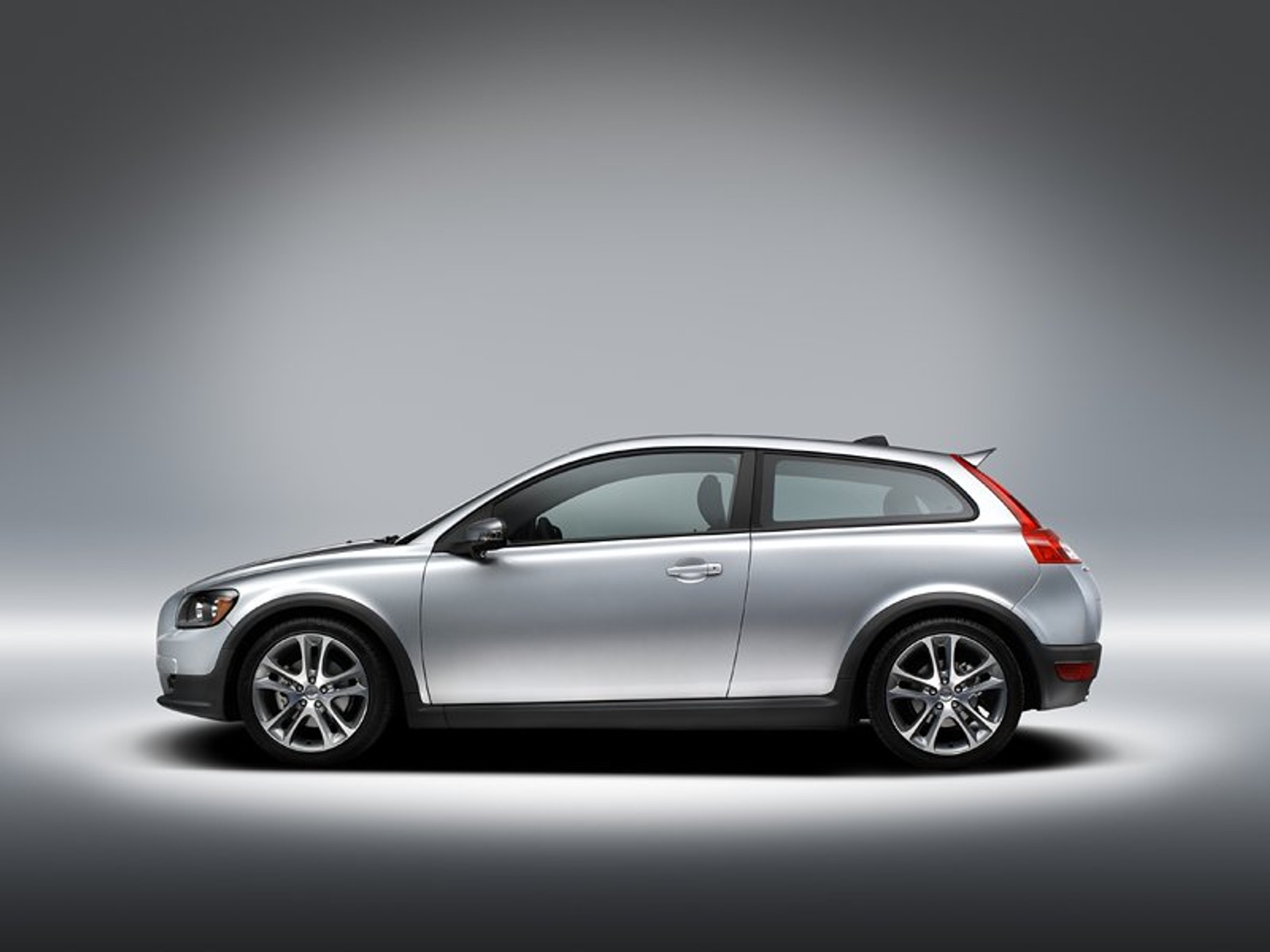 Volvo C30: 2x4 = dwoje drzwi i cztery fotele (pierwsze oficjalne informacje)