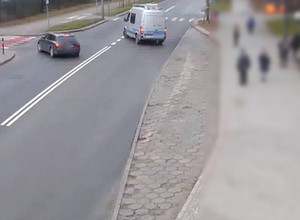 Miał powód, by jechać za szybko. Policjanci zapewnili eskortę [WIDEO]