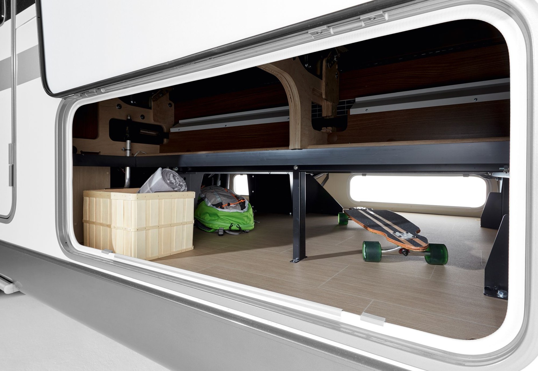 Praktyczne schowki Argos Buerstner