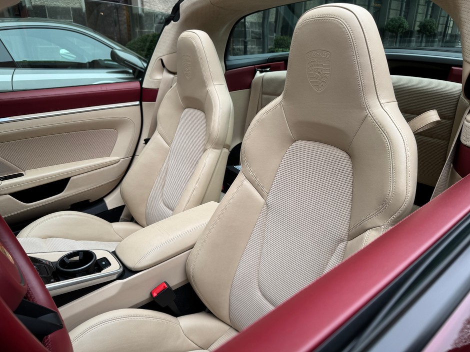 Porsche 911 Targa 4S Heritage Design Edition