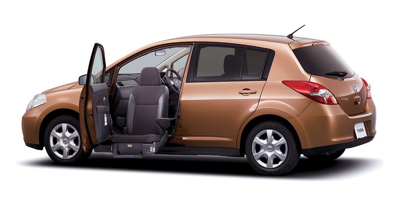 Nissan Tiida – odmłodzony model na rynek japoński