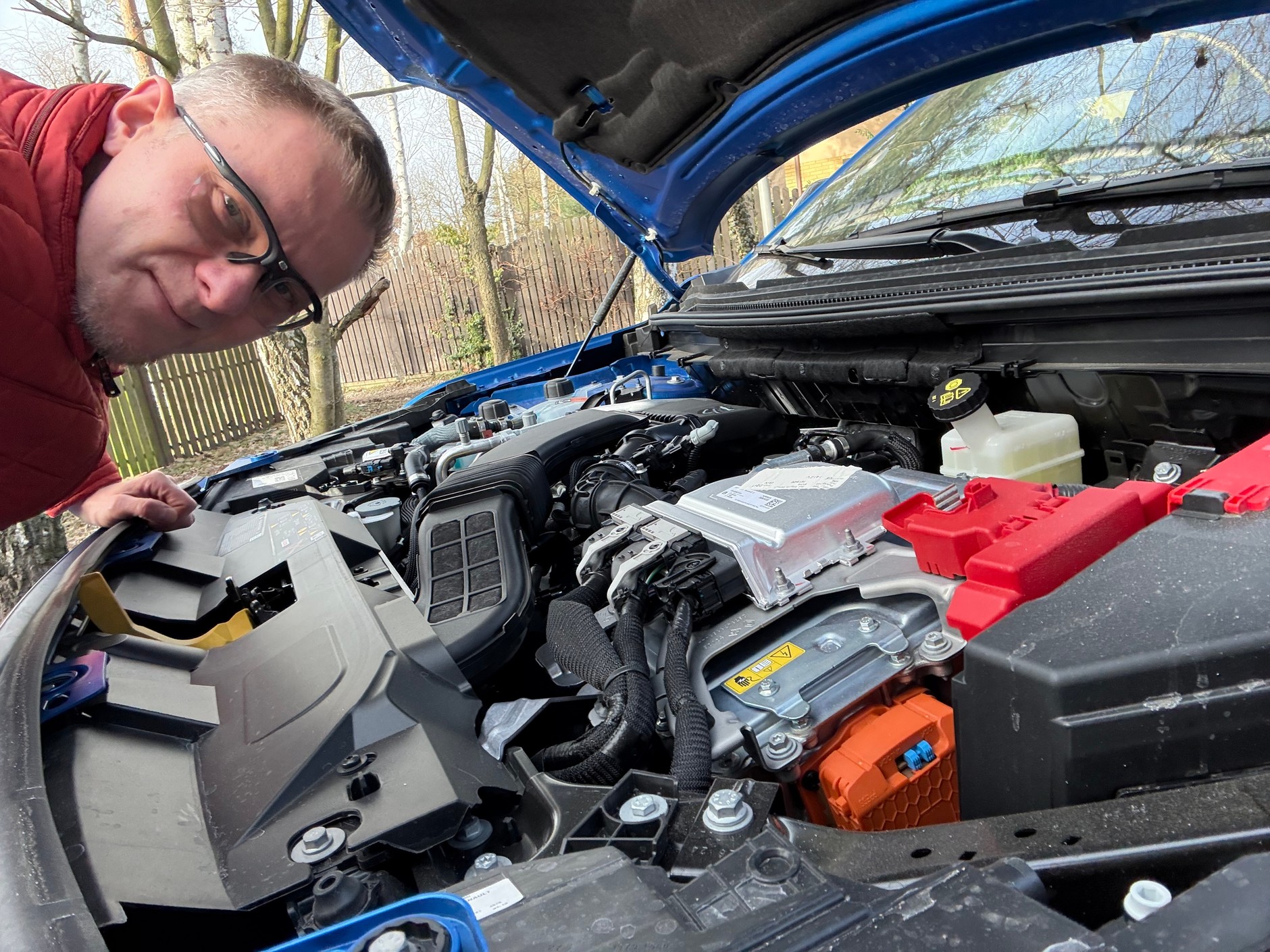 Wybieram hybrydę Plug-in, ale tylko dlatego, że auto ma wyższą moc i tylko w sytuacji, gdy dopłata nie jest wysoka
