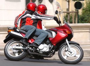 Motocykl klasy 125 ccm na prawo jazdy kat. B – uważaj na pułapki w przepisach!