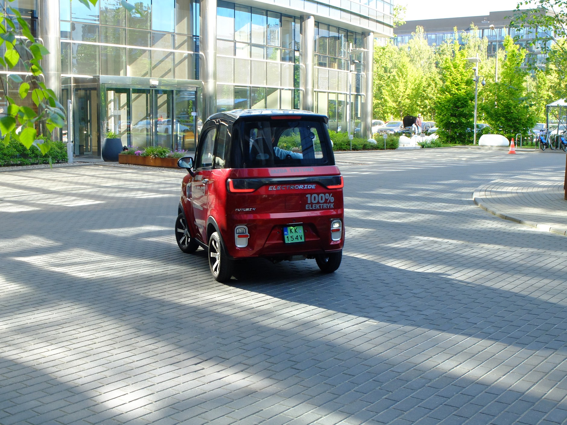 Electroride Futuri 4