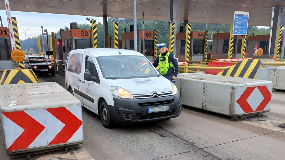 Obraz pochodzący z serwisu https://torun.policja.gov.pl/kb3/informacje/wiadomosci/148421,Podsumowanie-akcji-quotTrzezwa-autostradaquot-w-powiecie-torunskim.html