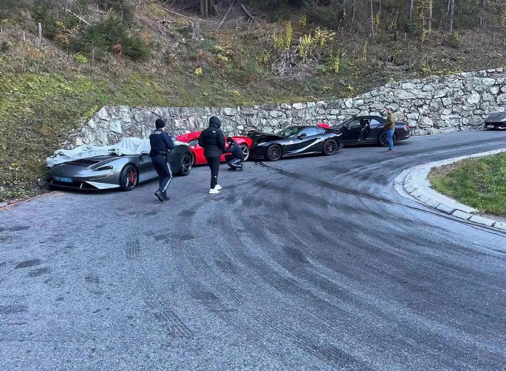 Kolizja supersamochodów w Austrii