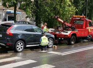 Nowe stawki za odholowanie pojazdów, w tym hulajnóg elektrycznych