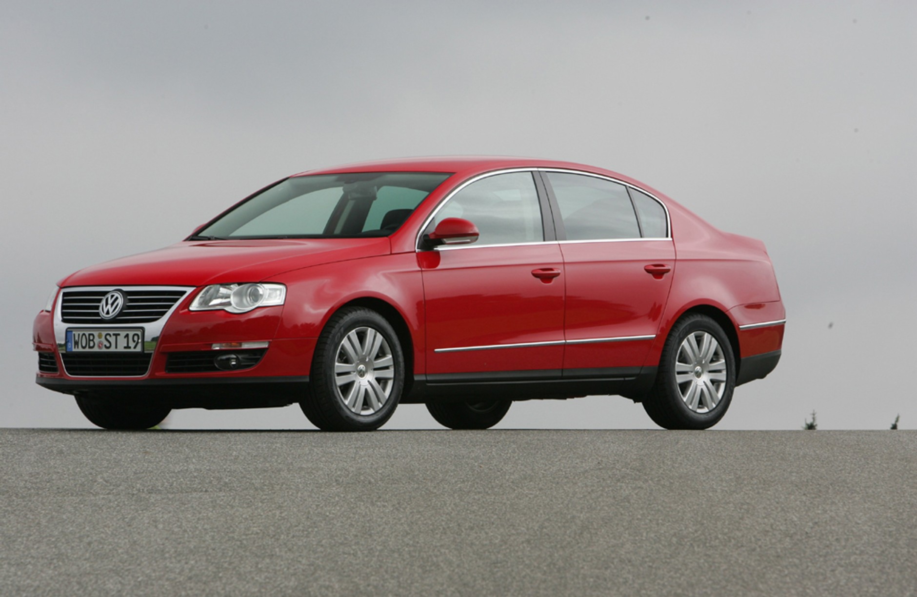 7 Wspaniałych: Poznaj mistrza klasy średniej: Honda Accord kontra Skoda Superb, Ford Mondeo, Citroen C5, Opel Insignia, Toyota  Avensis i Volkswagen Passat