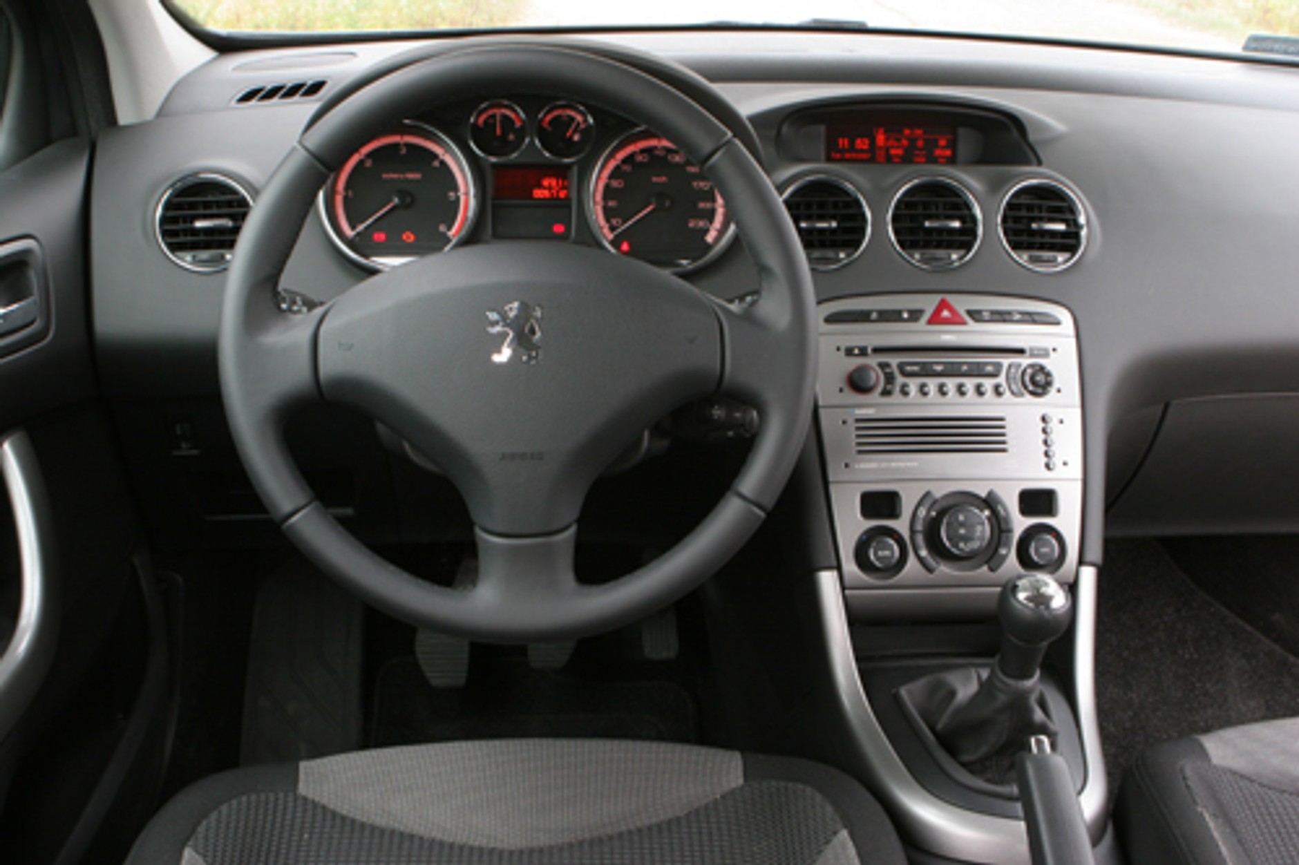 Peugeot 308 1.6 HDI PREMIUM - Lew w wersji ekonomicznej
