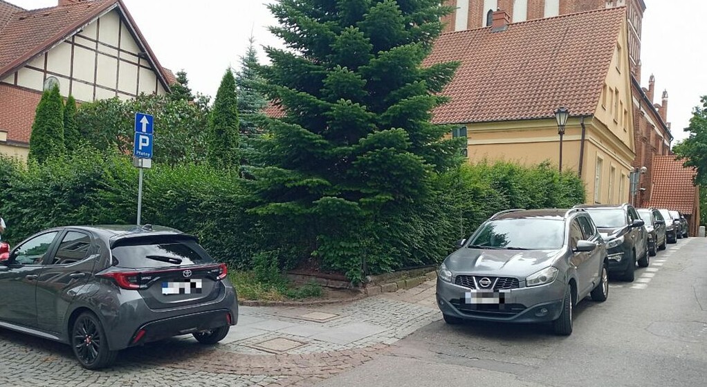 Parkowanie na starym mieście w Olsztynie