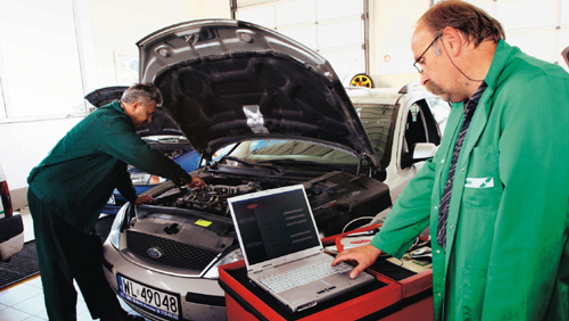 Jak zdiagnozować usterkę na podstawie wyglądu spalin?