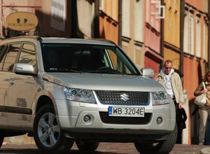 Suzuki Grand Vitara 2.4: Solidne 4x4