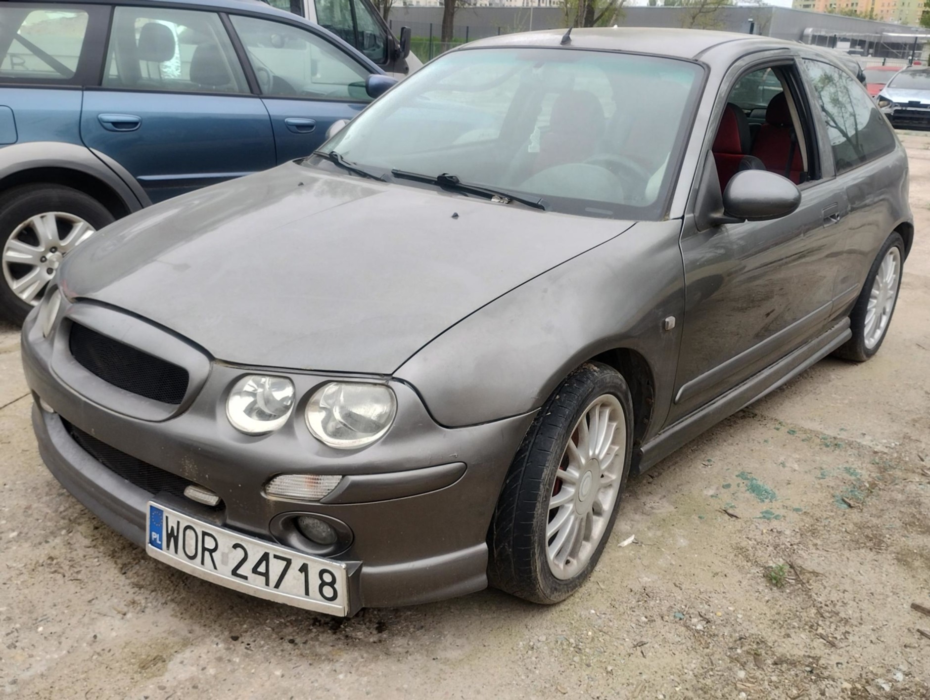 Porzucone samochody oferowane na sprzedaż przez ZDM Warszawa