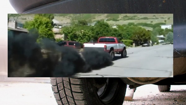 Modyfikują diesla, tak by zadymiać innych. Co to jest "rolling coal"?