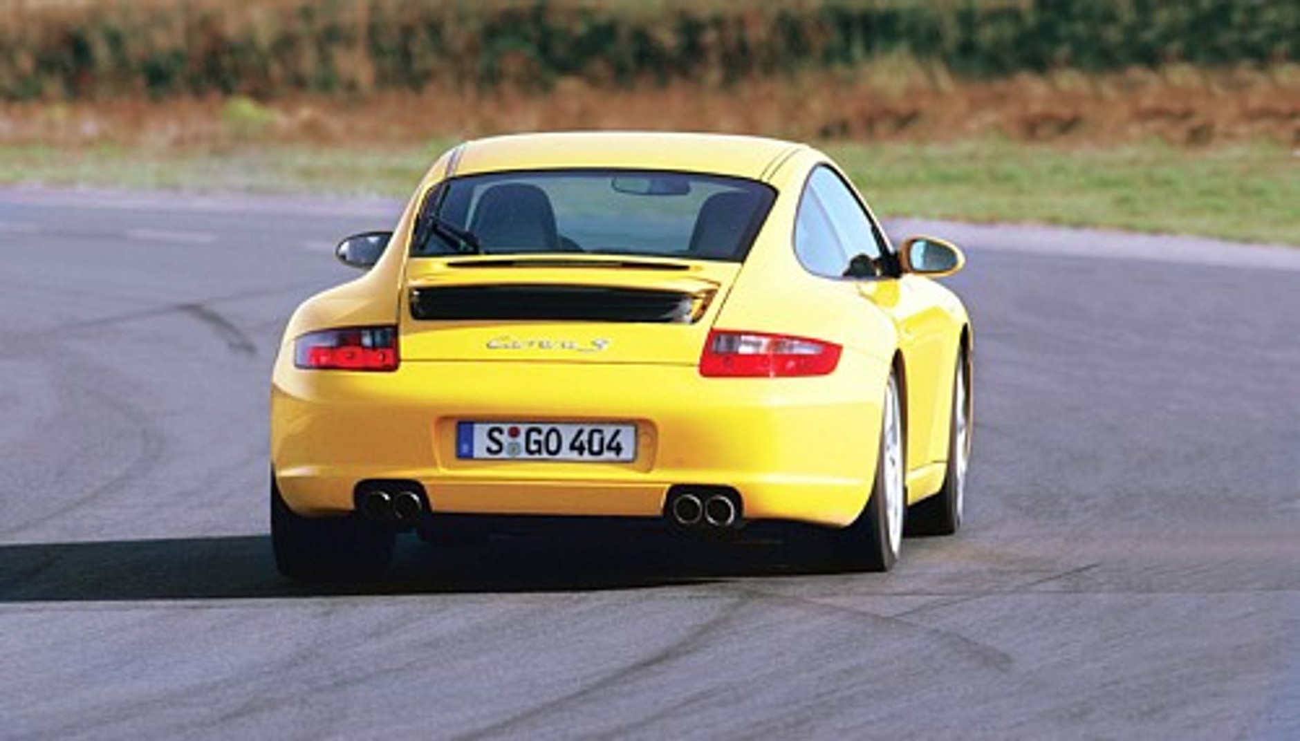 Które auto jest bardziej sportowe?