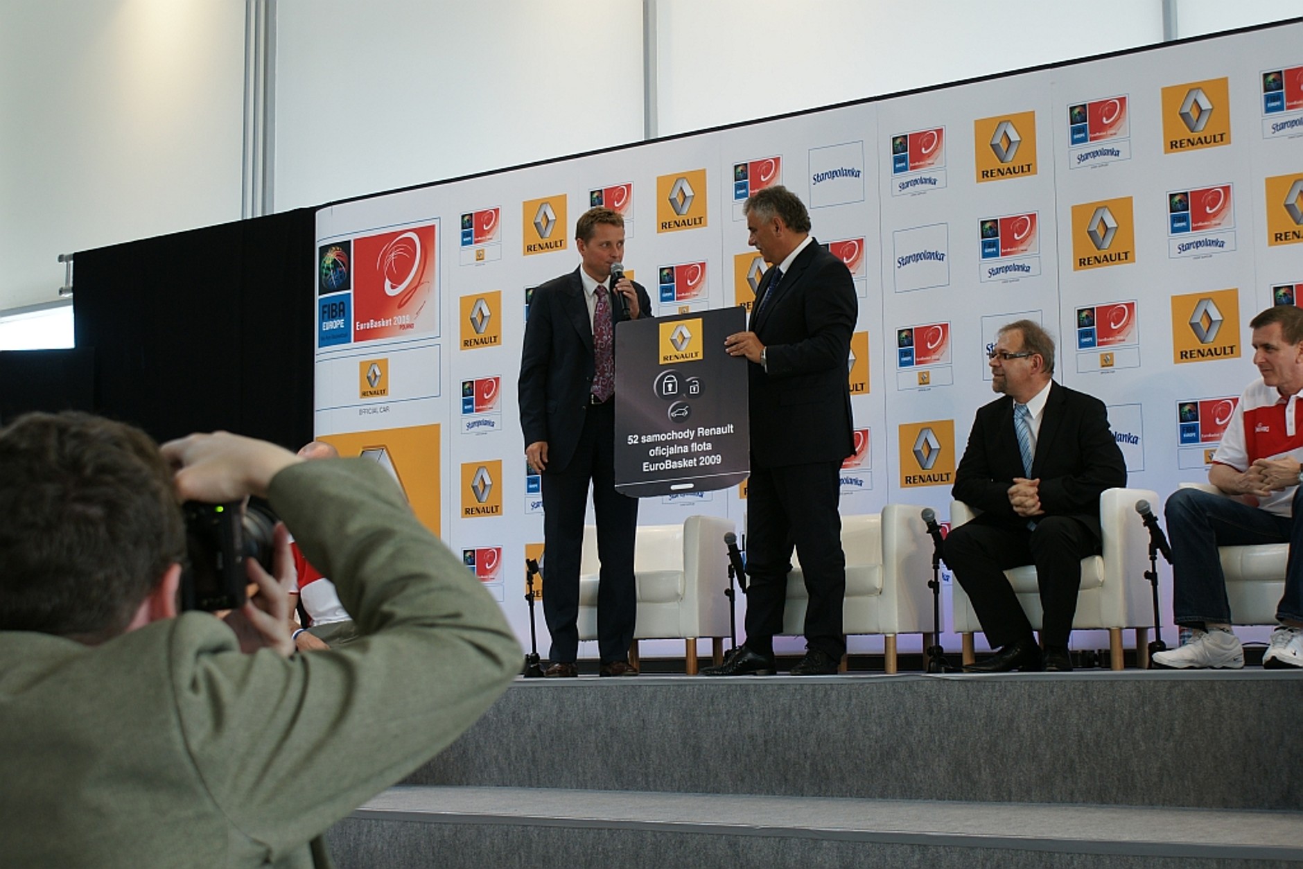 Renault oficjalnym partnerem EuroBasket 2009
