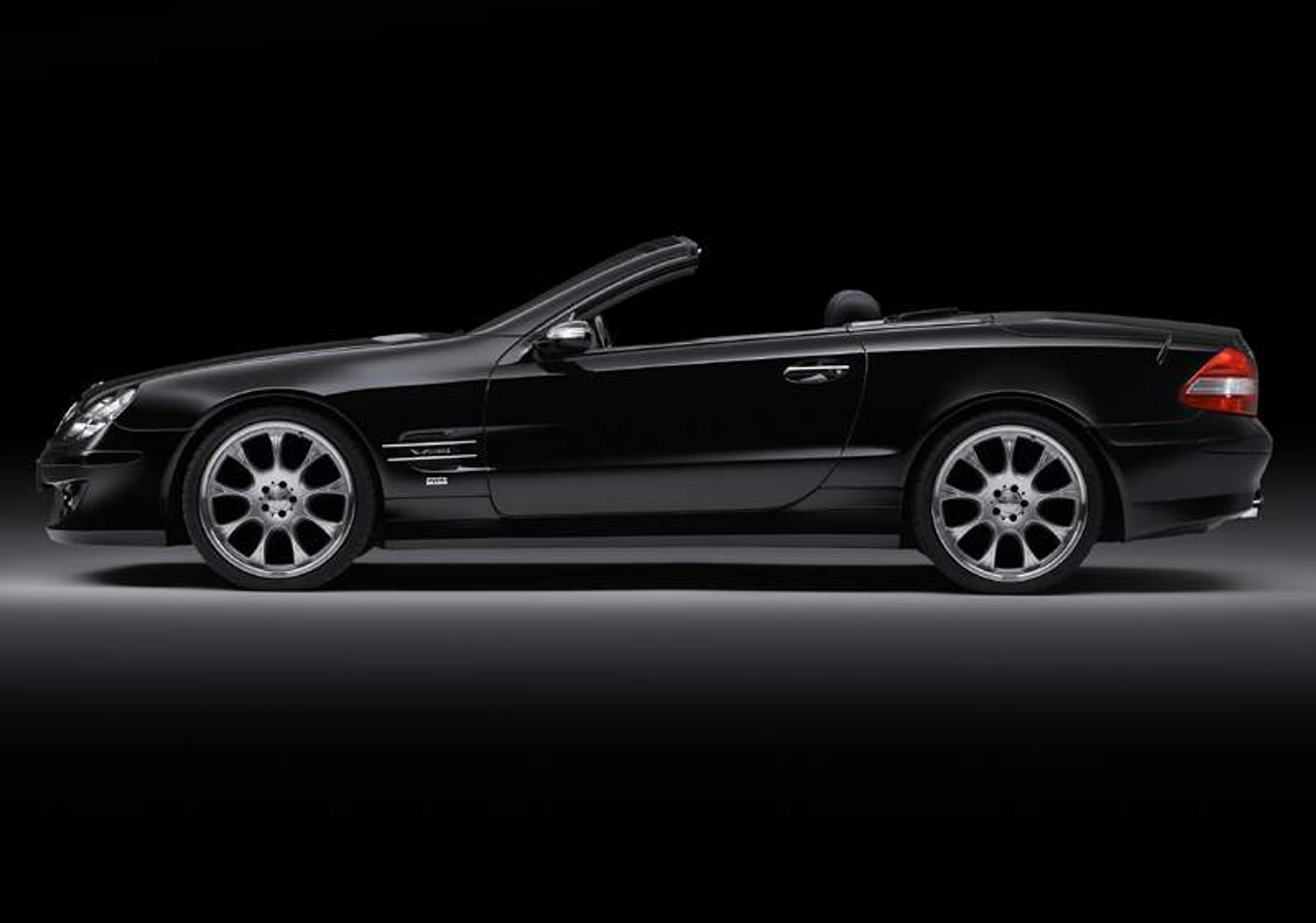Brabus SV 12 S Biturbo Roadster – 350 km/h bez dachu