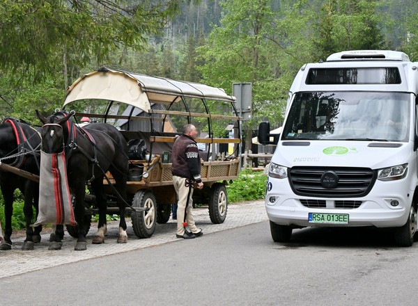 Władze Zakopanego i inne samorządy nie chcą elektrycznych busów nad Morskie Oko