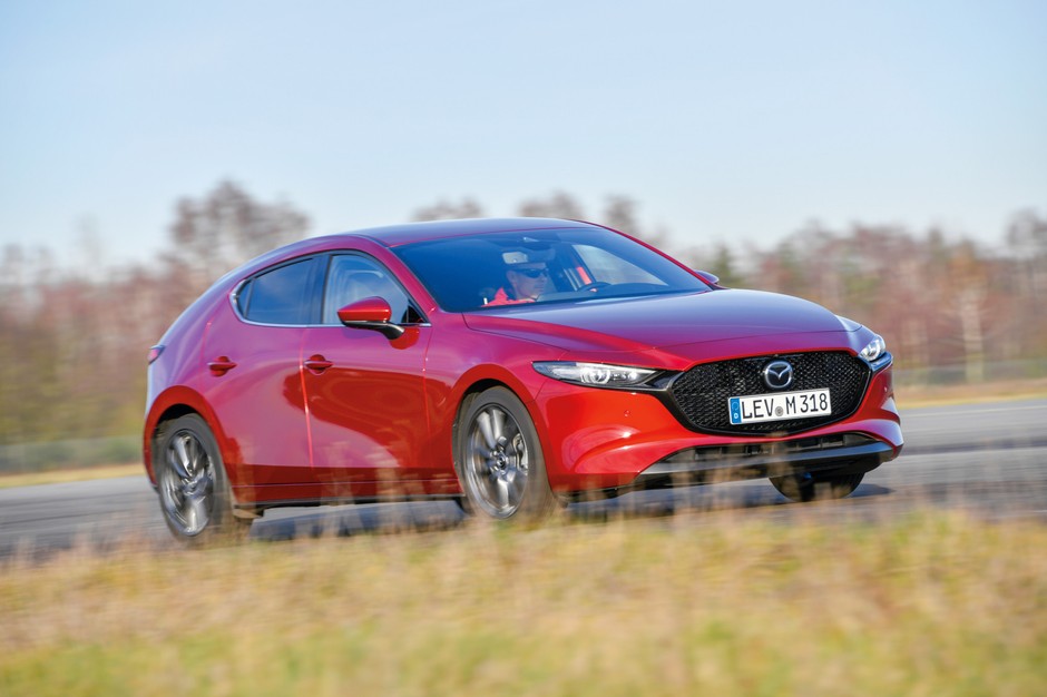 Porównanie: Mazda 3 kontra Opel Astra