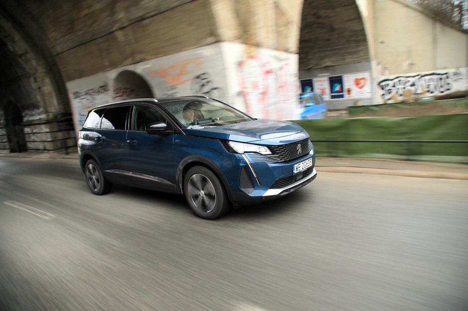 Peugeot 5008 po liftingu to nadal SUV z cechami vana