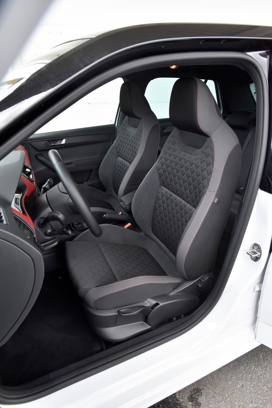 Małe, ale z pazurem - porównanie: Honda Jazz, Peugeot 208, Skoda Fabia i VW Polo